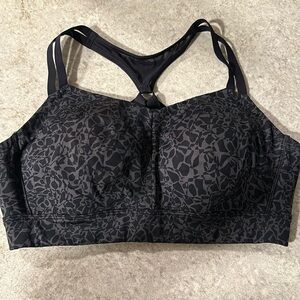 Under Armour med-high support Sports Bra